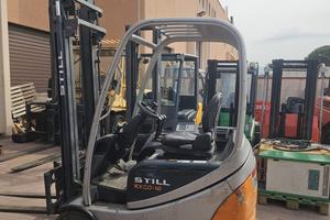 Carrello elevatore elettrico marca STILL portata 1