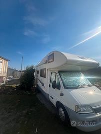 Camper omolagato 6 posti con 7 posti letto