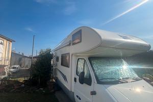 Camper omolagato 6 posti con 7 posti letto