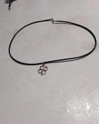 girocollo in caucciù 