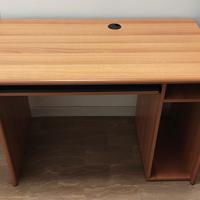 Scrivania da cameretta o studio