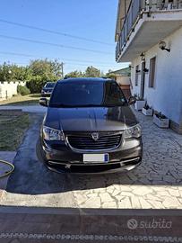 Lancia Voyager 2.8 serie S