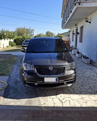 Lancia Voyager 2.8 serie S