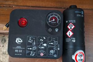 kit riparazione e gonfiaggio gomme 