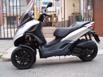 Piaggio MP3 300 hpe - 2019 - Patente B - Garanzia