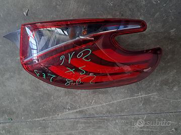 stop posteriore peugeot 208 a led 2015 