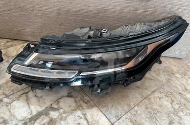 Faro anteriore sinistra evoque 2020