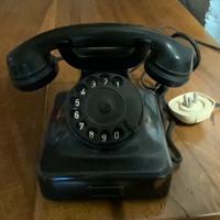 Vecchio telefono a disco