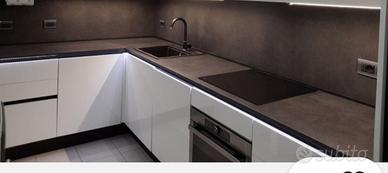 NR.2 TOP CUCINA AGGLOMERATO NUOVI ANCORA IMBALLATI