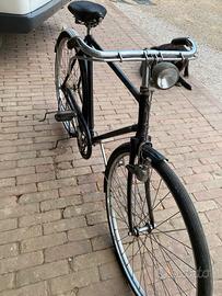 Bicicletta tipo R datata