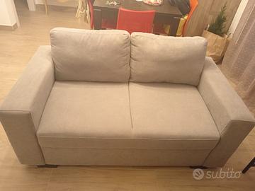 divano due posti semi nuovo
