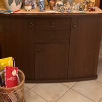 Mobile in legno, madia.