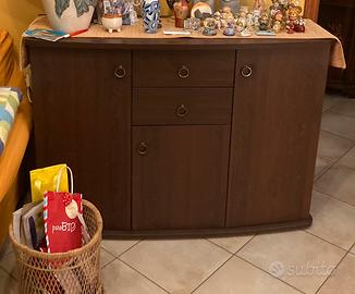 Mobile in legno, madia.