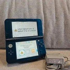 New Nintendo 3DS XL blu con caricatore