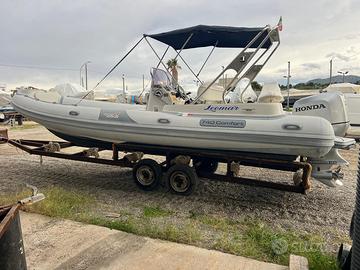 MOTONAUTICA VESUVIANA COMPORT 740 & HONDA 225