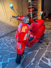 vespa piaggio  red 70 elettrica 