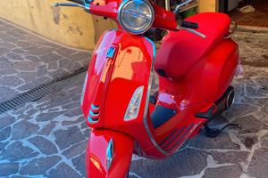vespa piaggio  red 70 elettrica 