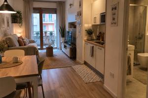 Monolocale arredato con balcone a Giussano