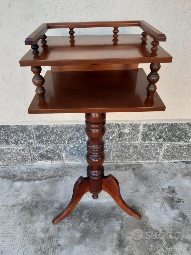 Tavolino porta telefono in legno marrone.Tre piedi - Arredamento e  Casalinghi In vendita a Alessandria