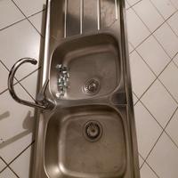 lavello cucina di acciaio