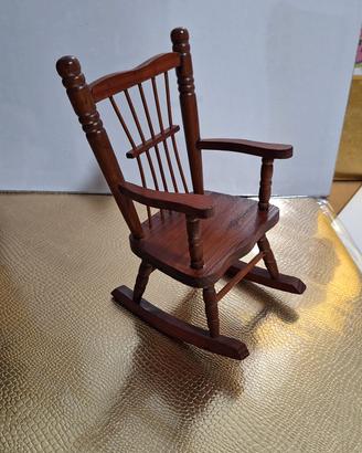 seggiolina decorativa in legno 