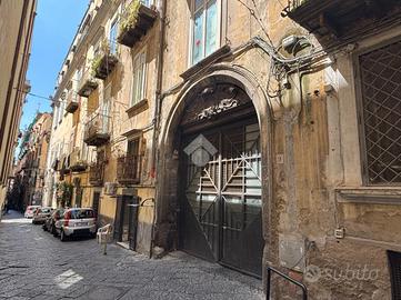3 LOCALI A NAPOLI