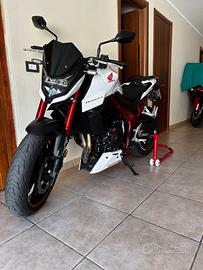 Honda Hornet 750