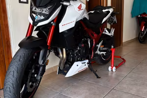 Honda Hornet 750