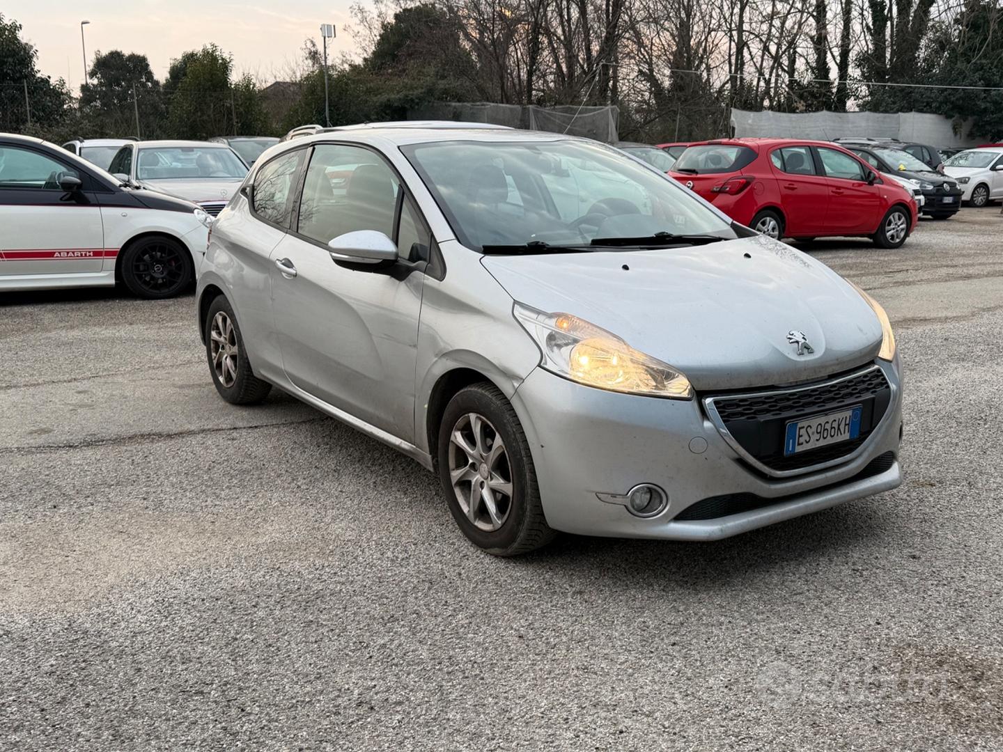 Peugeot 208 2013 photo 3