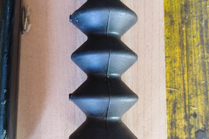 Pistoni idraulici per piedi poppieri