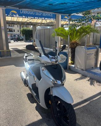 HONDA SH 300