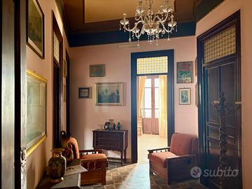 6 vani con terrazzino in via houel