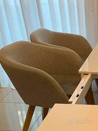 sedie in tessuto grigio