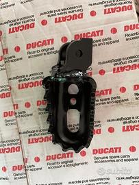 Pedana destra ducati hypermotard 796 e 1100