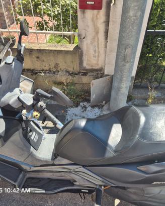 Kymco 350i Downtown