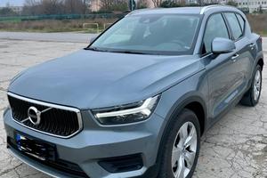 Auto Volvo XC40 d4 awd