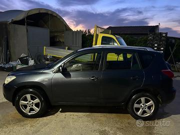 TOYOTA RAV4 2.2 D-4D 136cv LUXURY