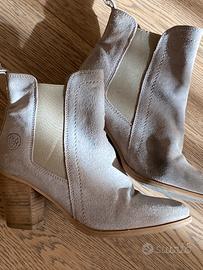 Stivaletto camoscio beige chiato