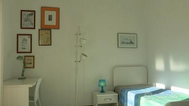 Spaziosa stanza con balcone zona centro da sett