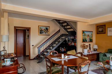 07 Aci Castello appartavilla, due livelli con box