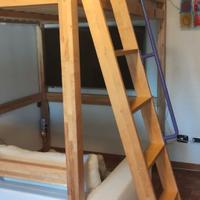Letto a Soppalco Ikea Fjeddal in Legno Massello.