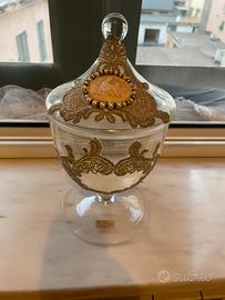 Vaso in stile barcocco con cameo antico