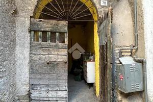 MONOLOCALE A OLEVANO ROMANO
