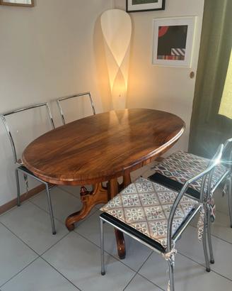 Tavolo vintage in legno massello con piano ovale