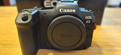 Canon R5 in perfette condizioni + 3 batterie