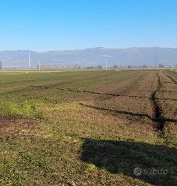 Terreno di 2600 m² a Nove
