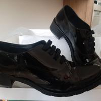 Inglesina, stringata nera per donna