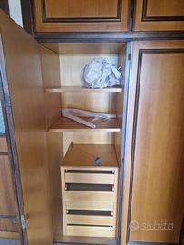 Cassettiera / comodino in legno
