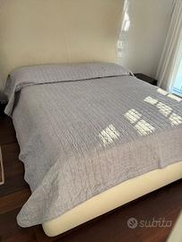 Letto Mattimoniale in Pelle con Contenitore