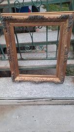 Cornice dorata antica